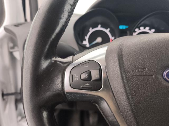 FORD Transit Courier usata, con USB