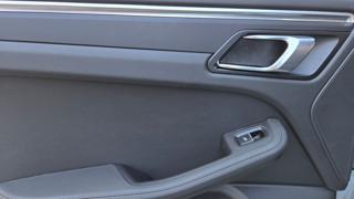 PORSCHE Macan usata, con Volante multifunzione