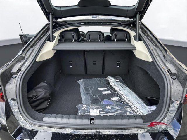 BMW i4 usata 8