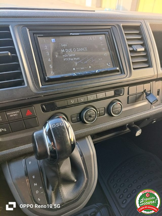 VOLKSWAGEN Caravelle usata, con Autoradio