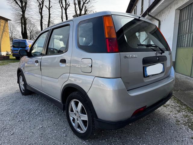SUZUKI Ignis usata, con Autoradio