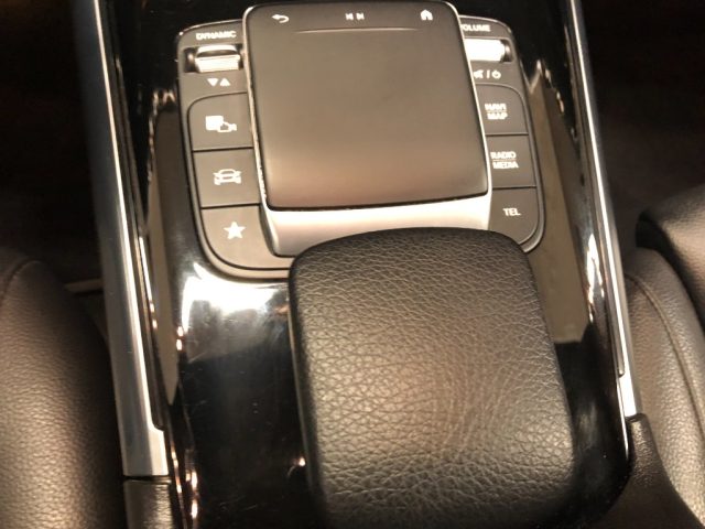 MERCEDES-BENZ GLA 200 usata, con Controllo elettronico della corsia