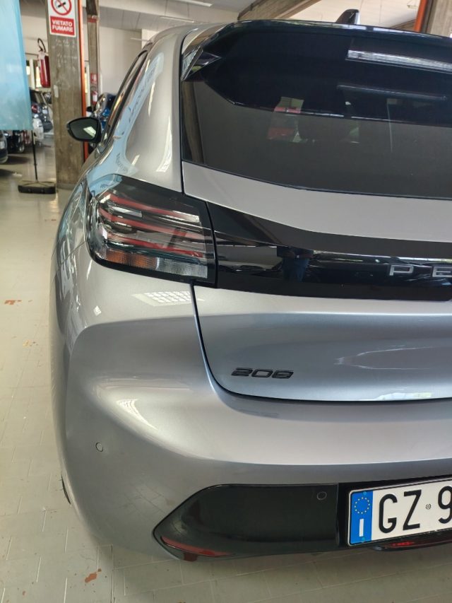 PEUGEOT 208 usata, con Sedile posteriore sdoppiato