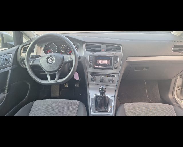 VOLKSWAGEN Golf usata, con Autoradio