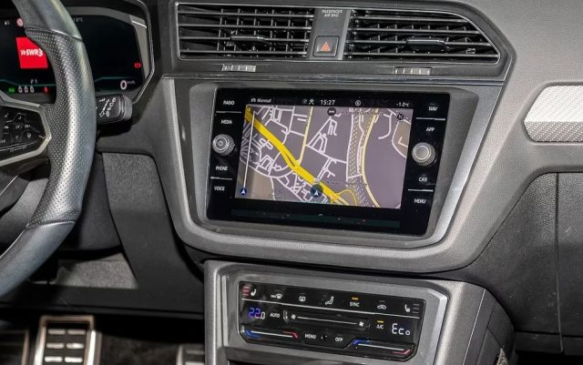 VOLKSWAGEN Tiguan usata, con Autoradio
