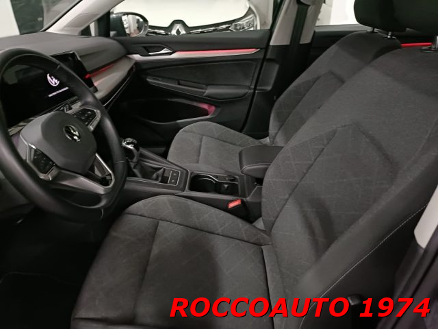VOLKSWAGEN Golf usata, con USB