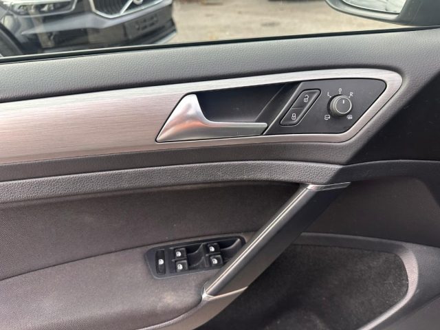 VOLKSWAGEN Golf usata, con Alzacristalli elettrici