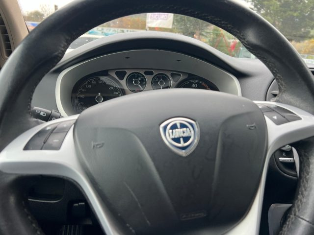 LANCIA Delta usata, con Autoradio