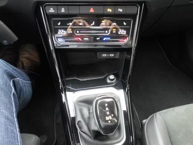 VOLKSWAGEN T-Roc usata, con Climatizzatore