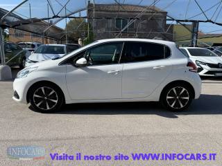 PEUGEOT 208 usata, con USB