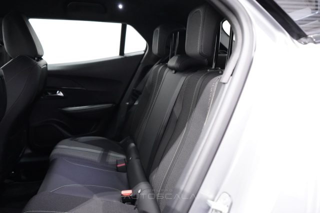 PEUGEOT 2008 usata, con Volante multifunzione