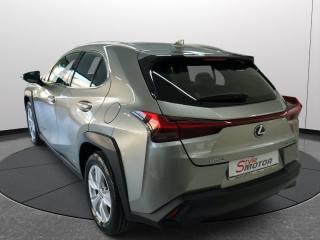 LEXUS UX 250h usata, con Bluetooth