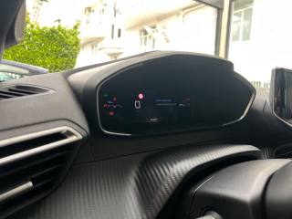 PEUGEOT 2008 usata, con Touch screen