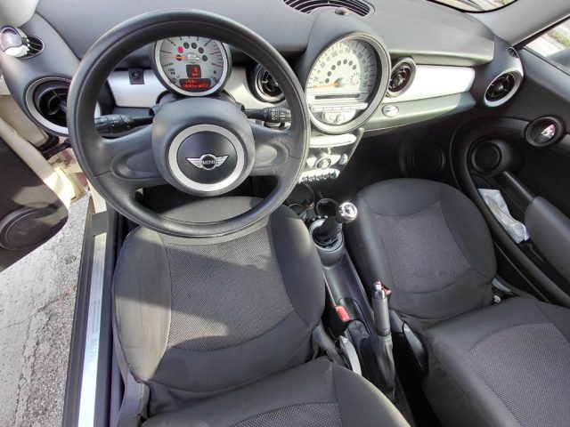 MINI One usata, con USB