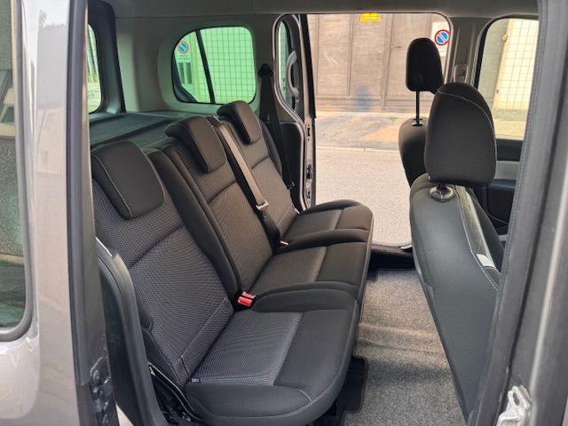 RENAULT Kangoo usata, con Controllo trazione