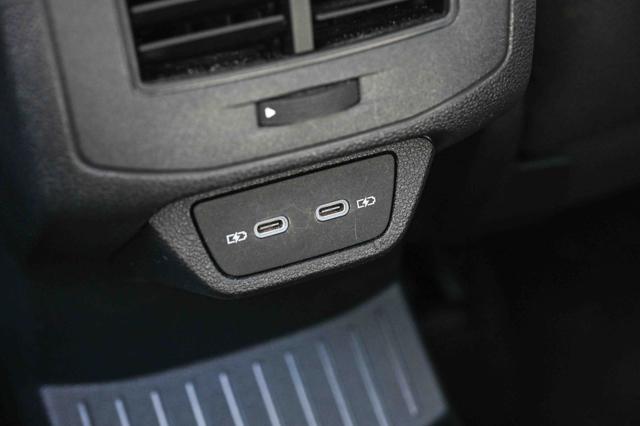 VOLKSWAGEN T-Roc usata, con Volante in pelle