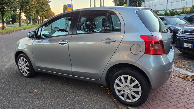 TOYOTA Yaris usata, con Alzacristalli elettrici