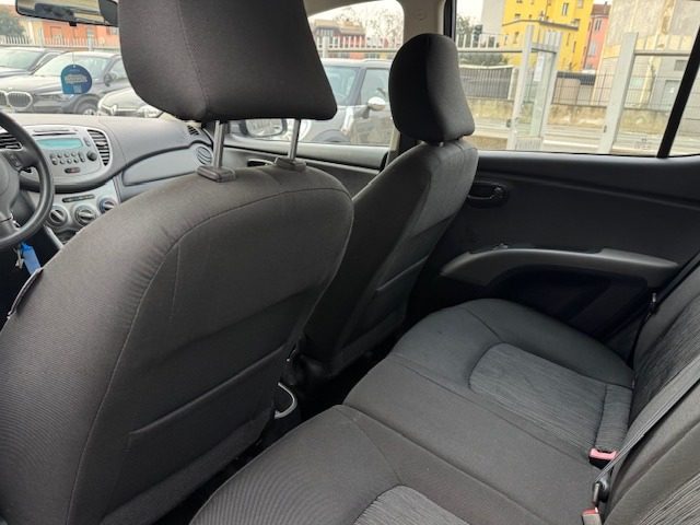 HYUNDAI i10 usata 11