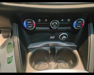 ALFA ROMEO Stelvio usata, con Sensori di parcheggio posteriori