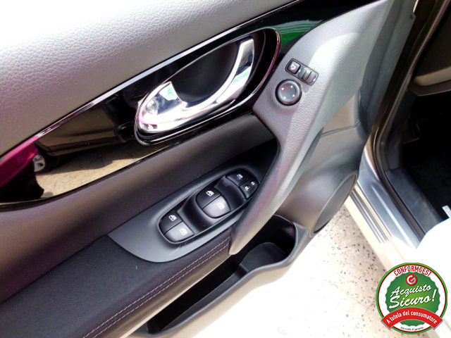 NISSAN Qashqai usata, con Fari Xenon