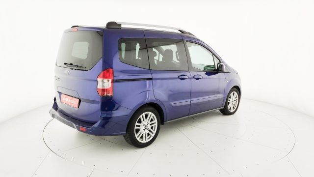 FORD Tourneo Courier usata, con USB