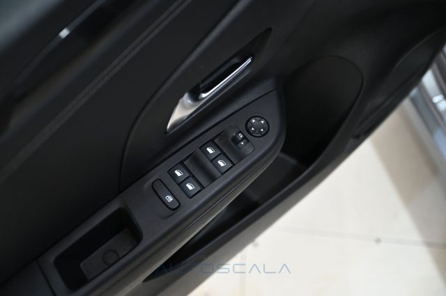 OPEL Corsa usata, con Volante multifunzione