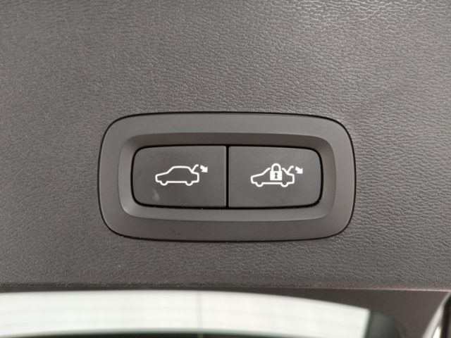 VOLVO XC40 usata, con Touch screen