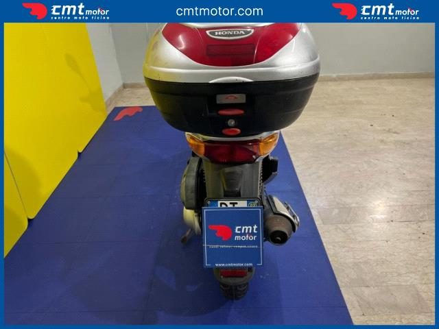 HONDA SH 150 usata 10