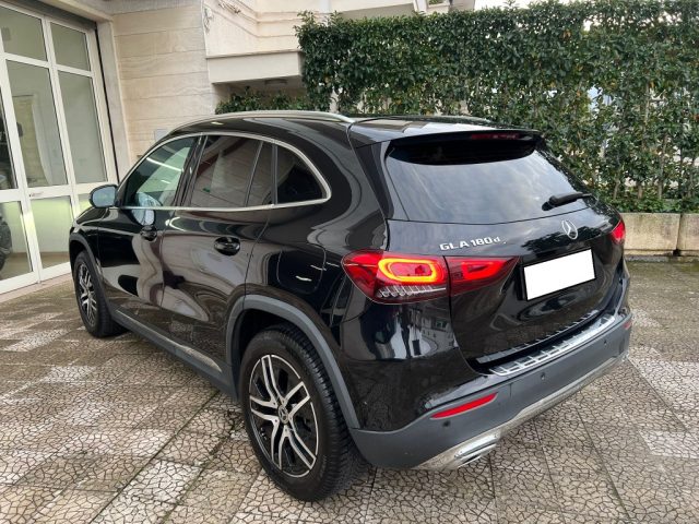 MERCEDES-BENZ GLA 180 usata 6