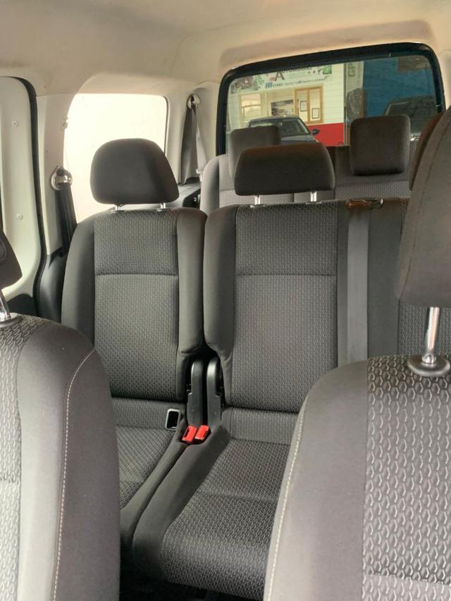 VOLKSWAGEN Caddy usata, con USB