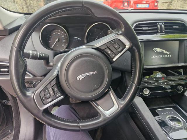 JAGUAR F-Pace usata, con Boardcomputer