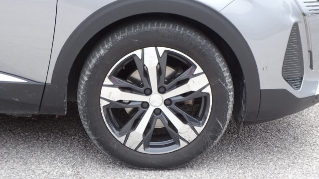PEUGEOT 5008 usata, con Volante in pelle