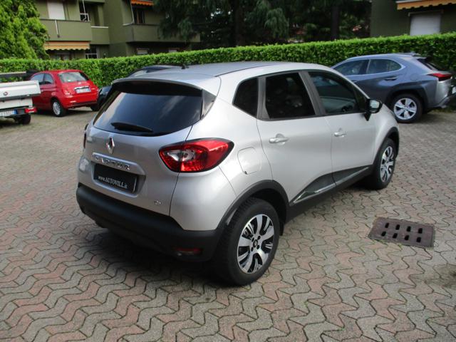 RENAULT Captur usata, con Autoradio