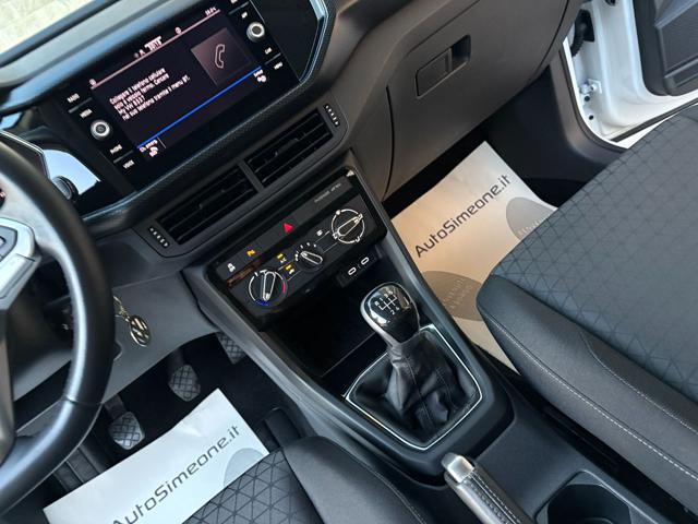 VOLKSWAGEN T-Cross usata, con USB