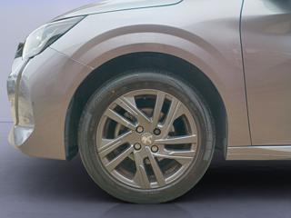 PEUGEOT 208 usata, con Sedile posteriore sdoppiato