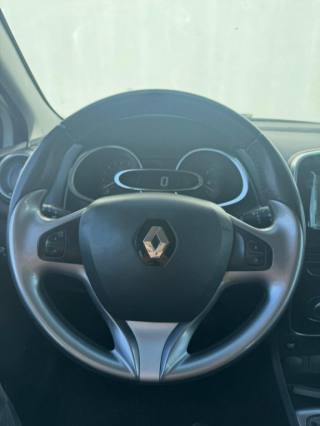 RENAULT Clio usata, con USB