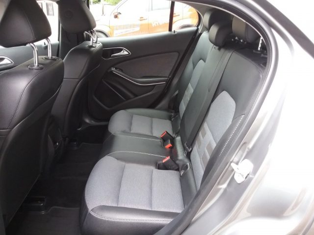 MERCEDES-BENZ GLA 220 usata, con ESP
