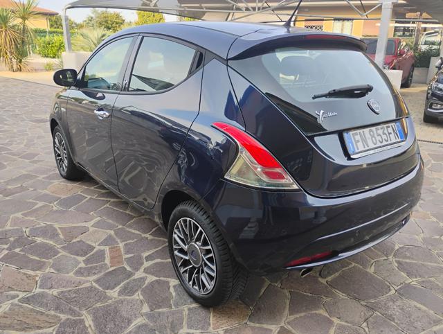 LANCIA Ypsilon usata, con Autoradio