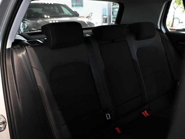 VOLKSWAGEN Golf usata, con Interni in pelle