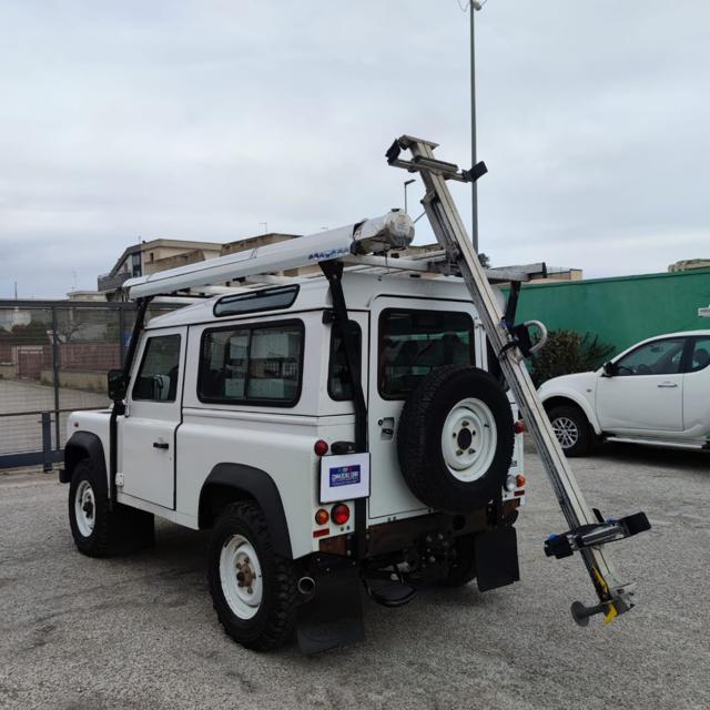 LAND ROVER Defender usata 16
