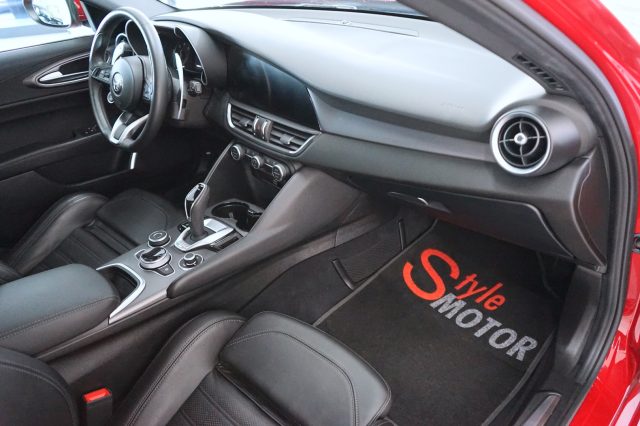ALFA ROMEO Giulia usata, con Hill holder