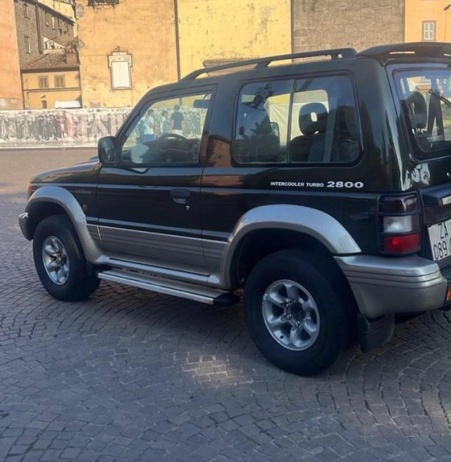 MITSUBISHI Pajero usata 1