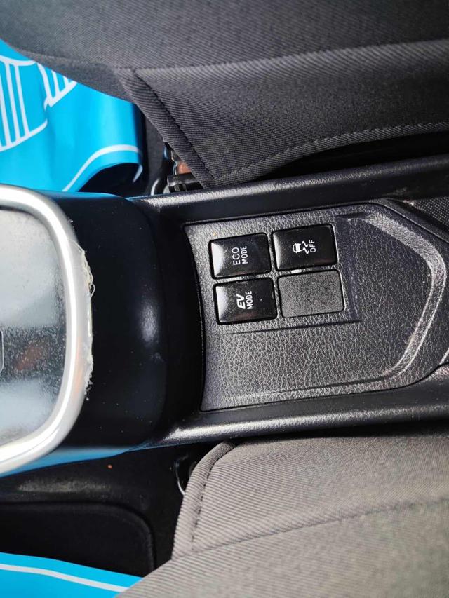 TOYOTA Yaris usata, con Luci diurne LED