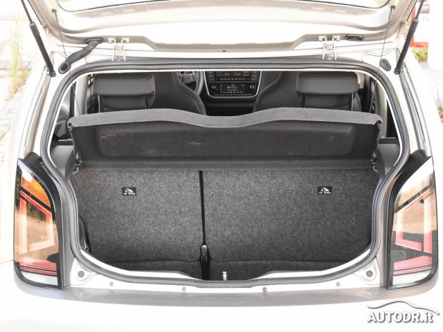 VOLKSWAGEN up! usata, con Cronologia tagliandi