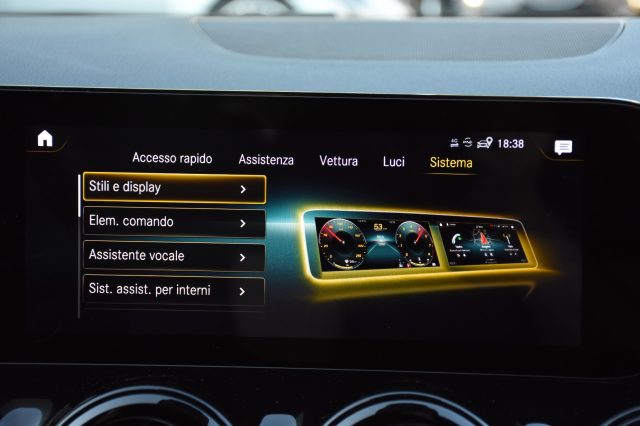 MERCEDES-BENZ GLA 200 usata, con USB