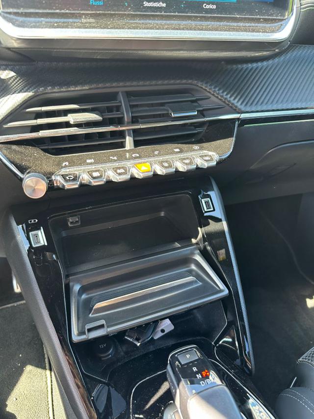 PEUGEOT 2008 usata, con Volante in pelle