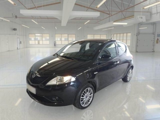 LANCIA Ypsilon usata, con ABS