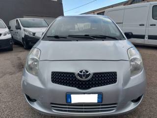TOYOTA Yaris usata 2