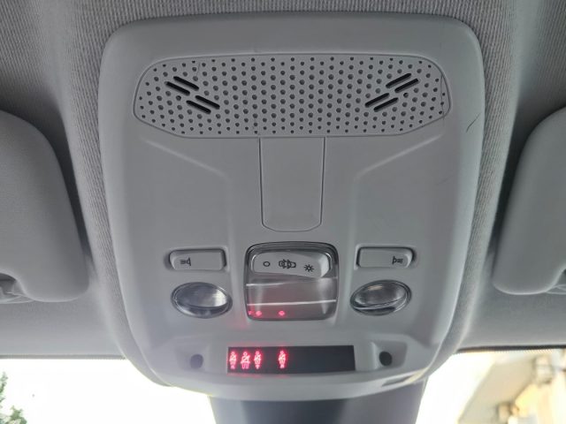 PEUGEOT 208 usata, con Volante in pelle