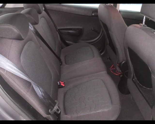 HYUNDAI i20 usata 10